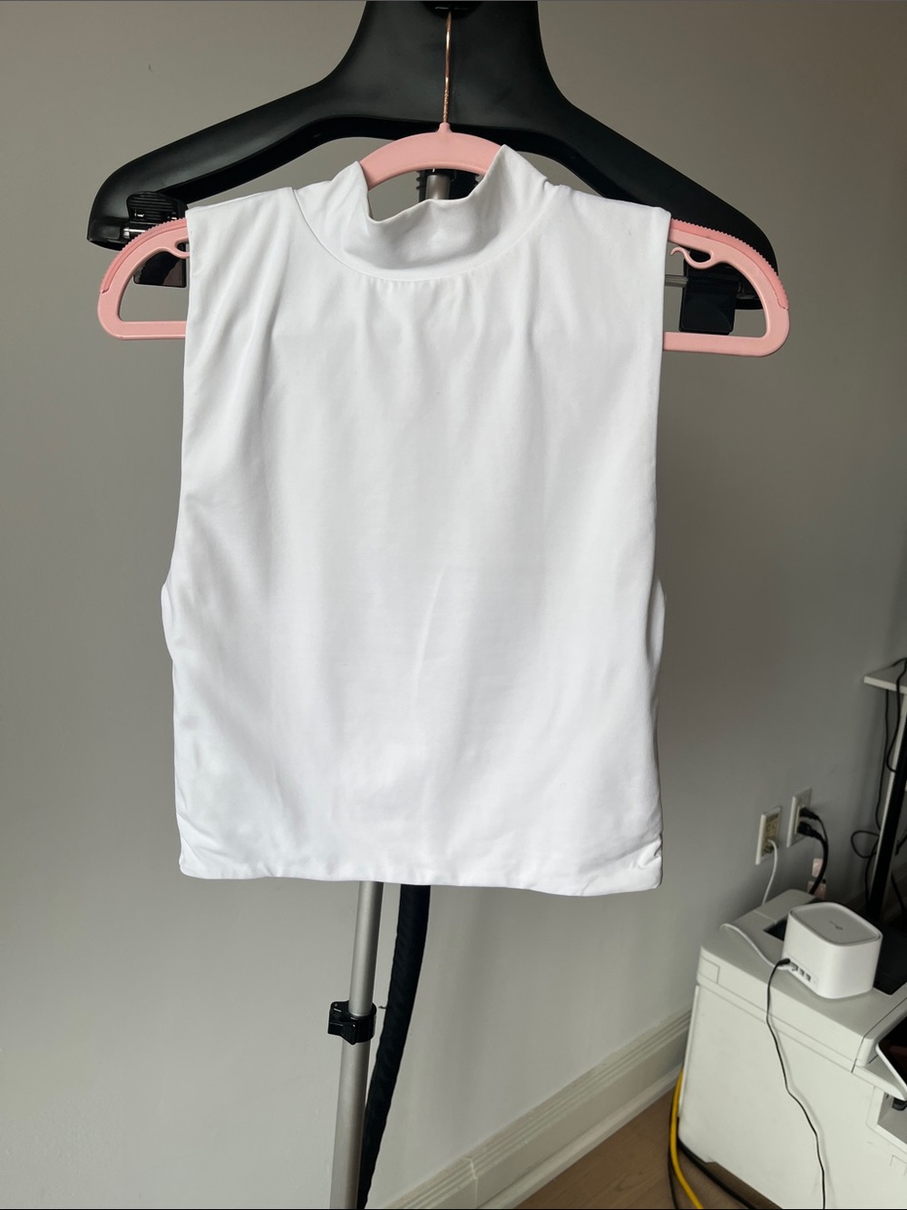 Aritzia Babaton White Sleeveless Mock Neck Crop Top